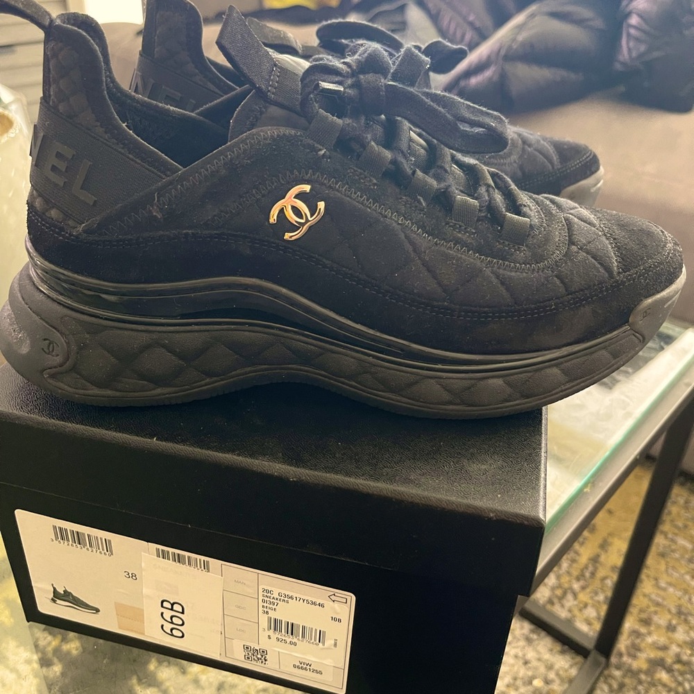 CHANEL SNEAKERS ALL BLACK (LIKE NEW)